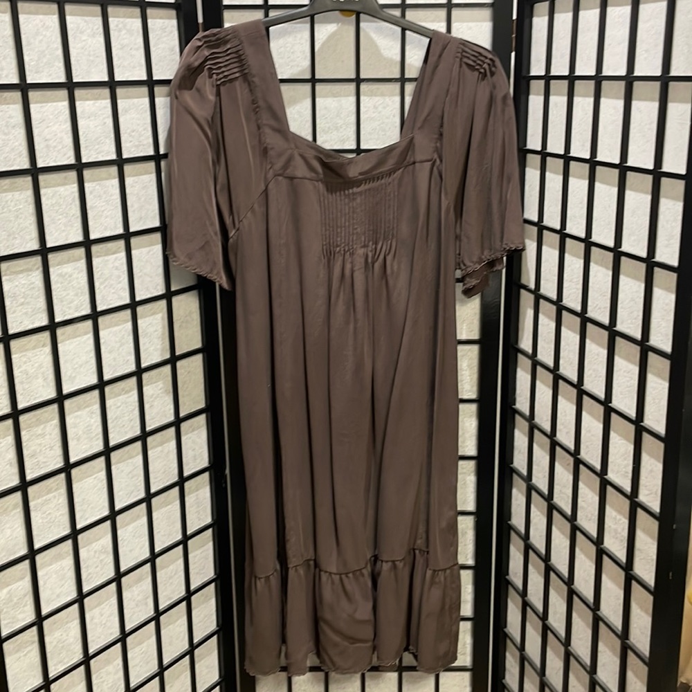 Due Per Due, %100 Silk, Dark Brown Short Sleeve Dress